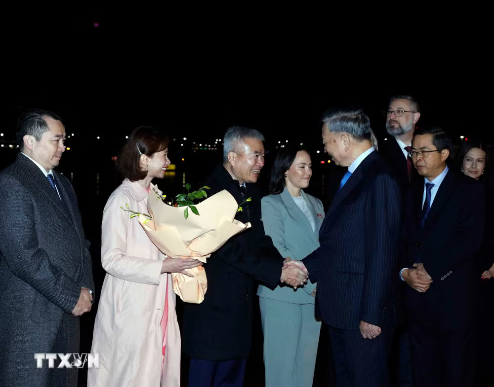 ttxvn-tong-bi-thu-chu-tich-nuoc-to-lam-bat-dau-chuyen-tham-cap-nha-nuoc-toi-australia3.jpg