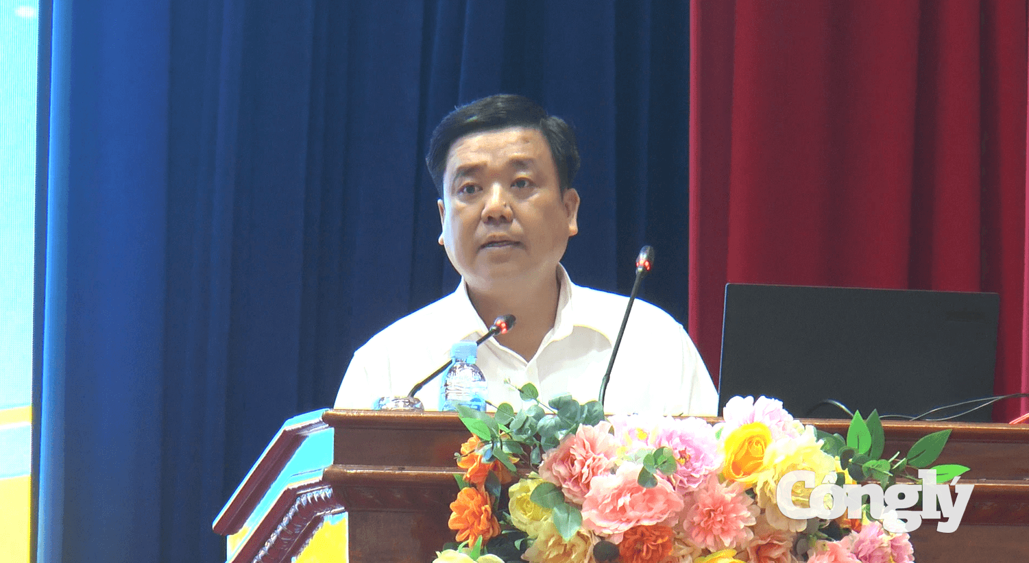 Phó Chánh ánTAND tỉnh Đồng ThápTrần Văn Kiến trình bày chuyên đề tại hội nghị tập huấn