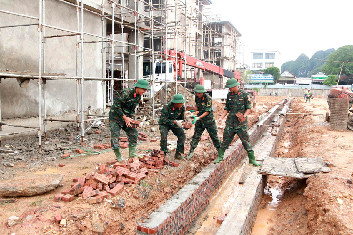 Những chiến sĩ Trung đoàn 335