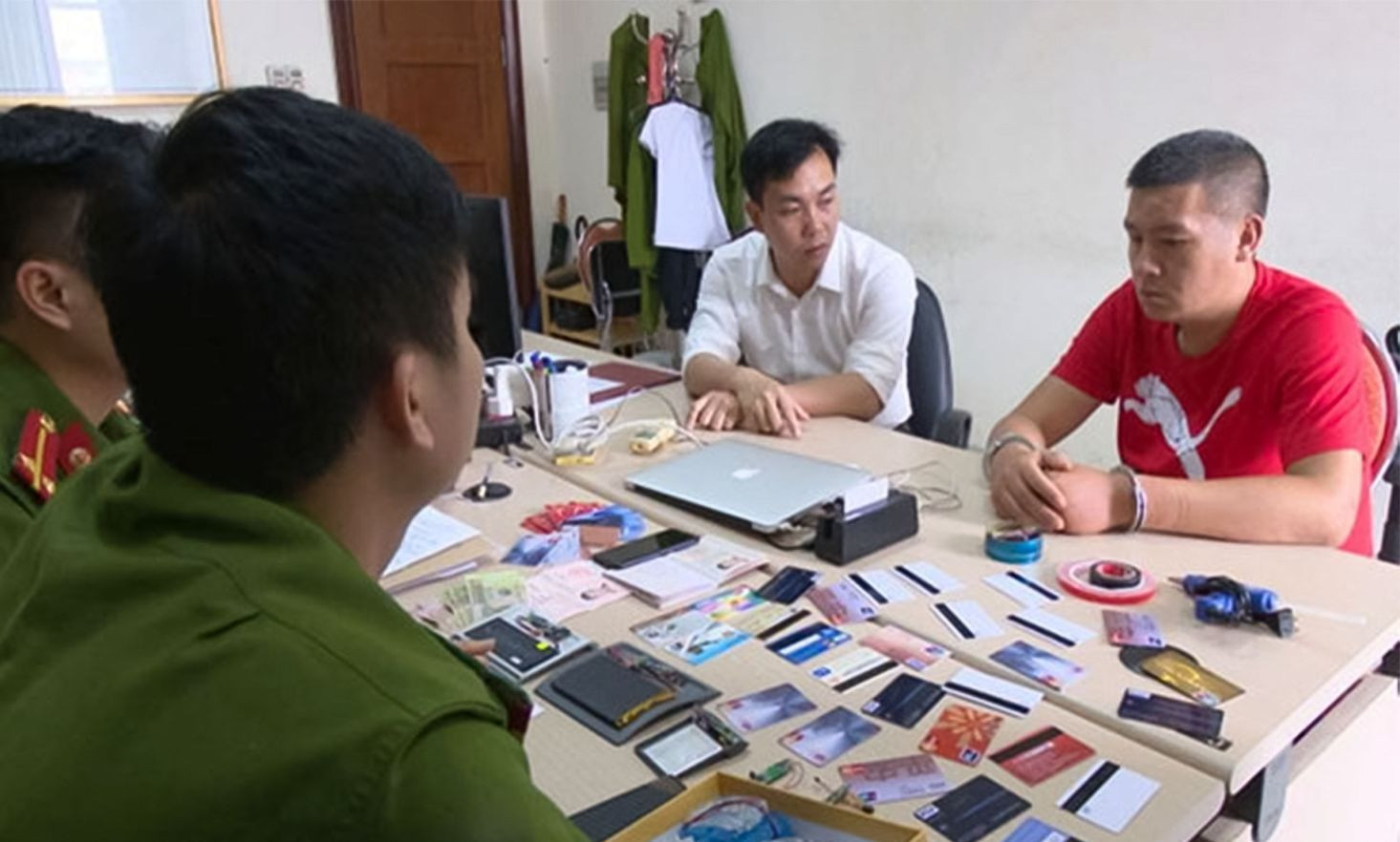 Chuyên án đấu tranh với nhóm tội phạm người Trung Quốc làm giả thẻ ATM, sử dụng thiết bị công nghệ cao để chiếm đoạt tiền tại các cây ATM trên địa bàn Quảng Ninh (năm 2018).