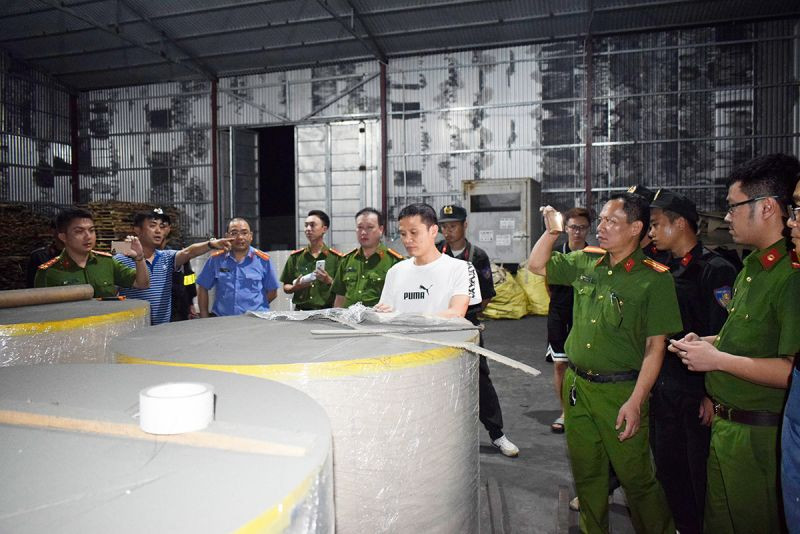 Triệt phá đường dây buôn lậu quặng xuyên biên giới (tháng 9/2020).
