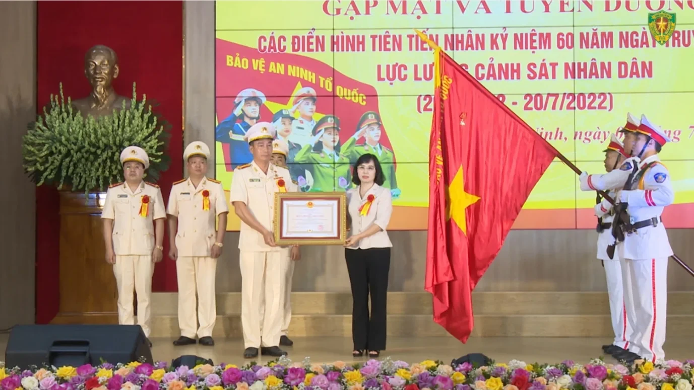 Phòng Cảnh sát điều tra tội phạm về tham nhũng, kinh tế, buôn lậu và môi trường đón nhận Huân chương Chiến công hạng Ba năm 2022.