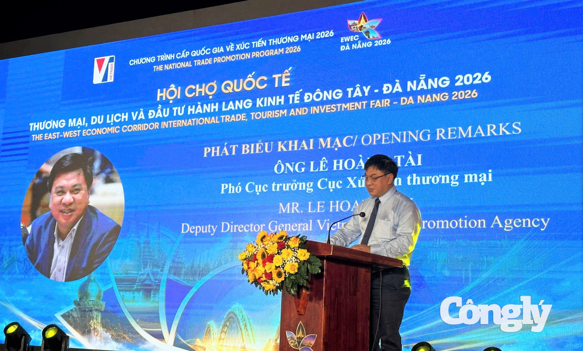 Phó Cục trưởng Cục Xúc tiến thương mại Lê Hoàng Tài phát biểu khai mạc hội chợ.