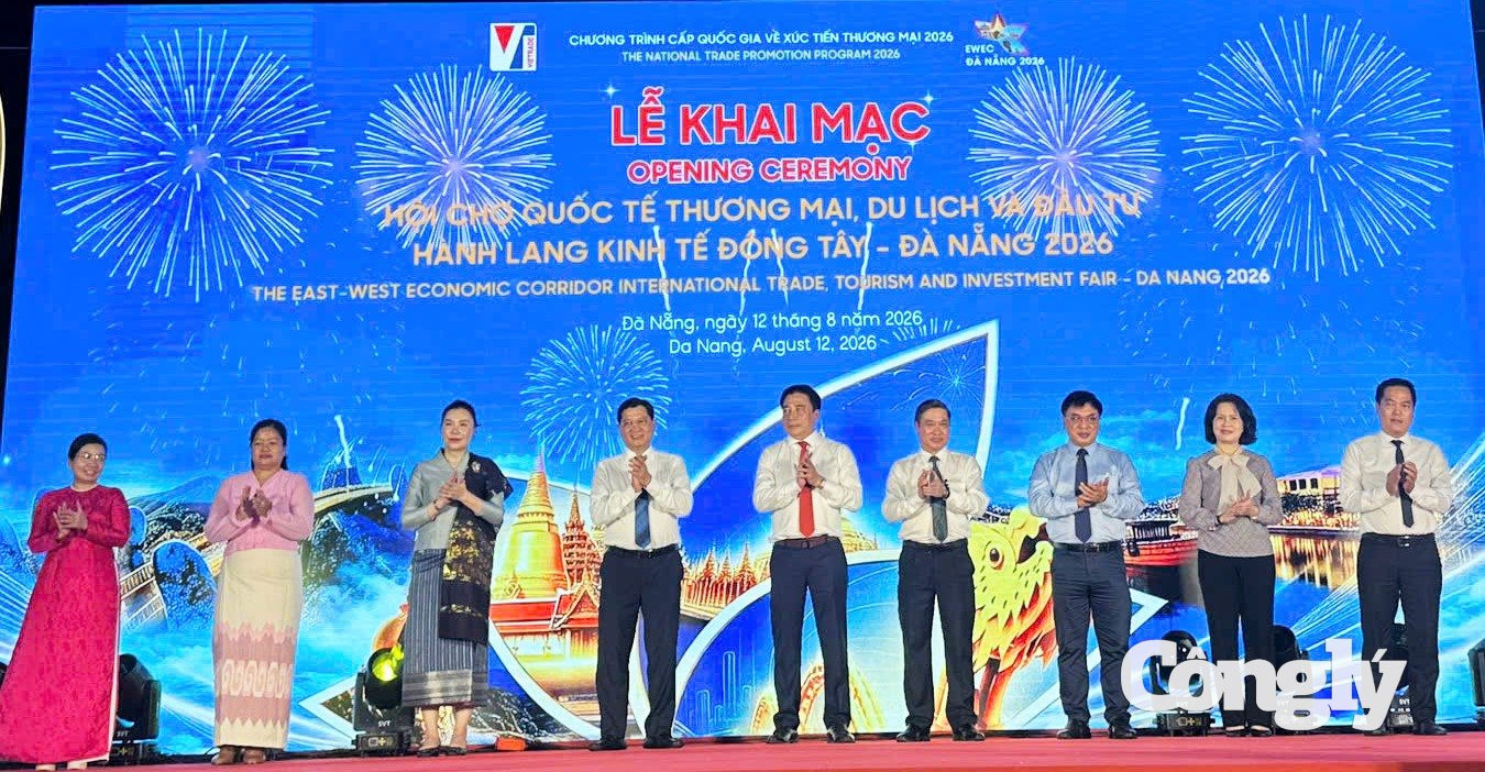 Lãnh đạo và các đại biểu thực hiện nghi thức khai mạc Hội chợ EWEC - Đà Nẵng 2026.