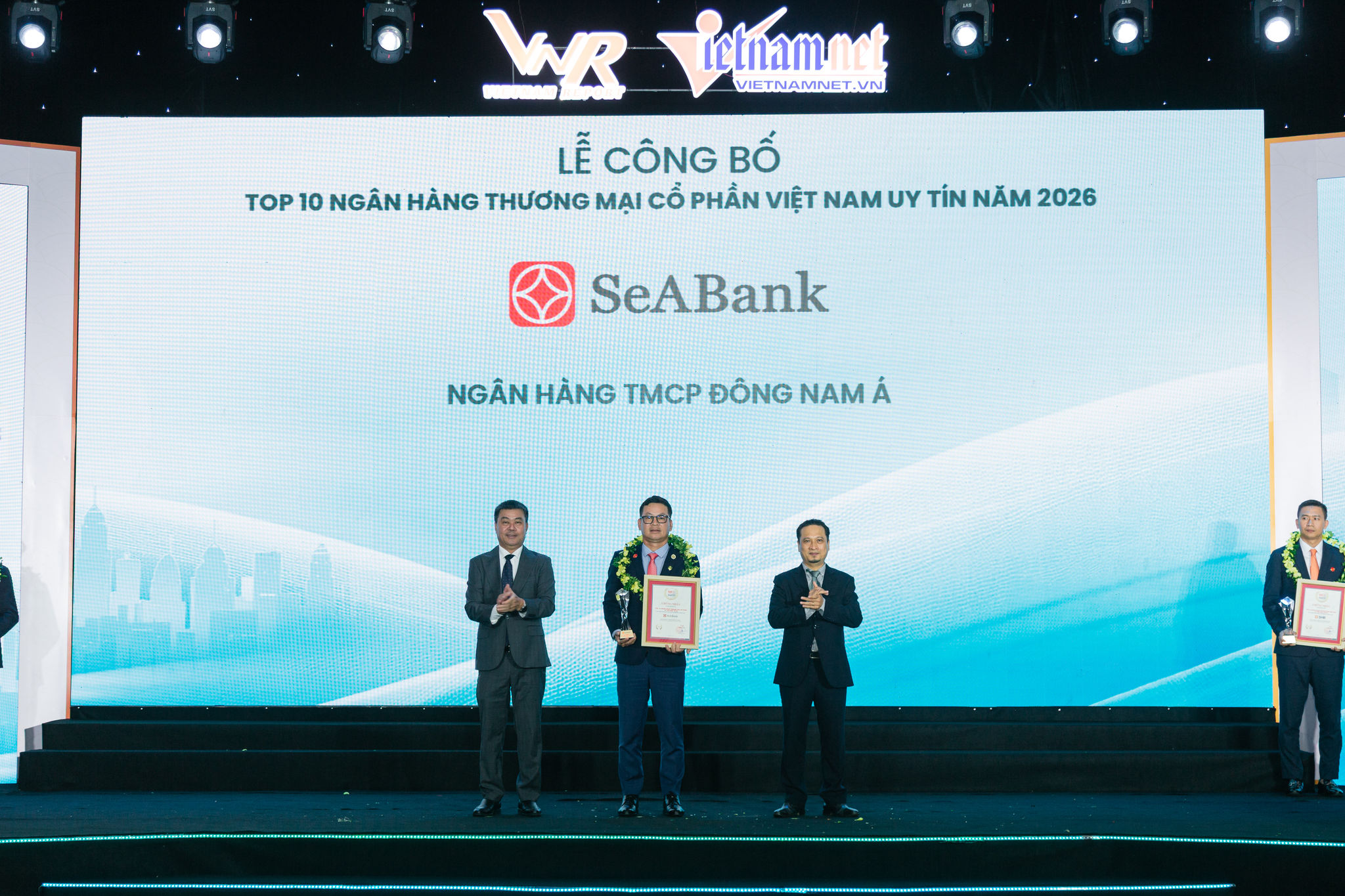 Ảnh 2. Bảng xếp hạng phản ánh năng lực tài chính và uy tín thương hiệu của SeABank trên thị trường