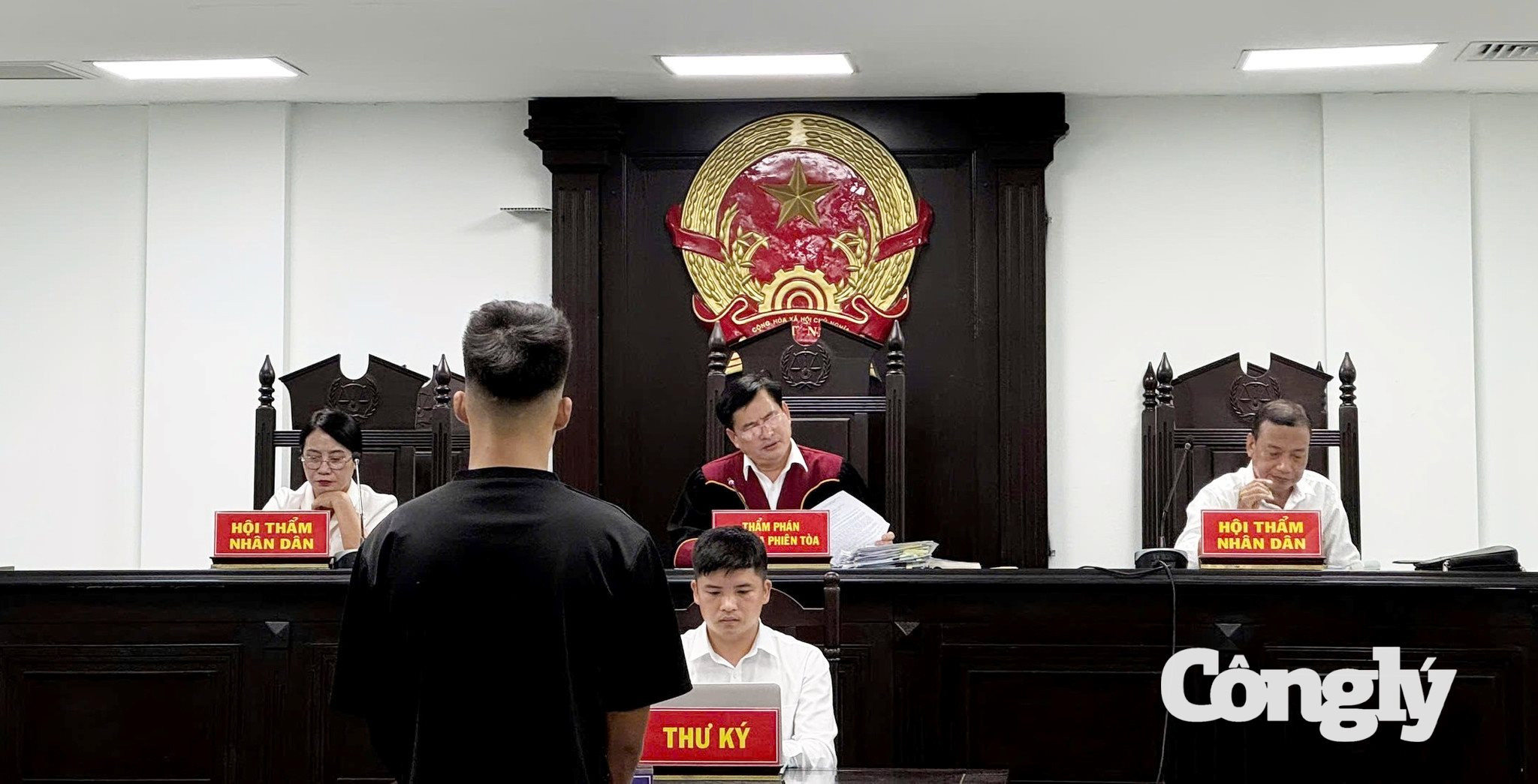 vũ khí quân dụng
