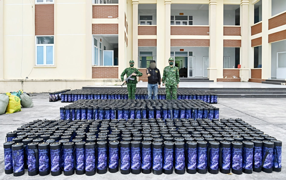 1 lực lượng 