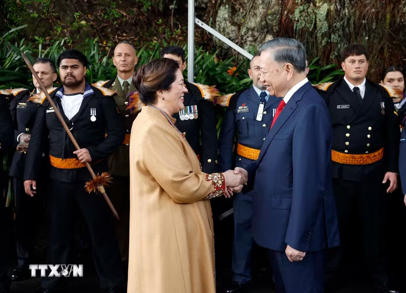 Toàn quyền New Zealand Cindy Kiro đón Tổng Bí thư, Chủ tịch nước Tô Lâm. (Ảnh: Thống Nhất/TTXVN)