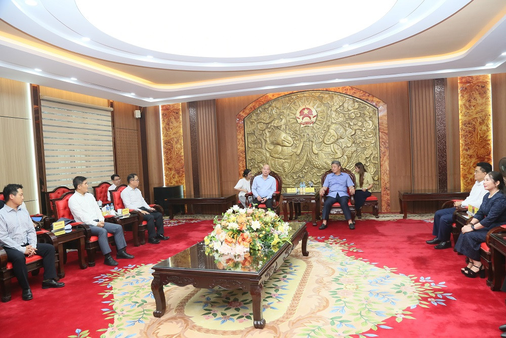 Đồng chí Phó Bí thư Tỉnh ủy, Chủ tịch UBND tỉnh Nguyễn Mạnh Quyền tiếp đoàn công tác của tổ chức, doanh nghiệp Hàn Quốc và Cục Xúc tiến Thương mại, Bộ Công Th…-2