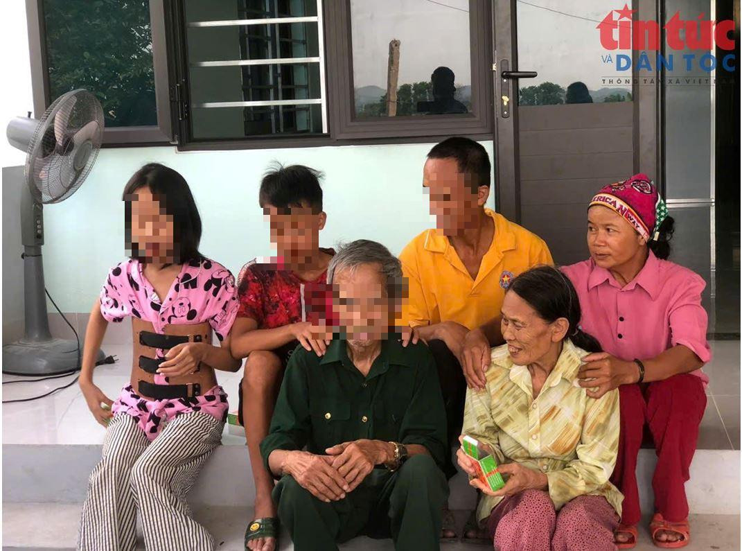 gia-dinh-ong-nguyen-quyet-chien-phuong-bim-son-thanh-hoa-co-3-con-deu-nhiem-chat-doc-da-cam-dioxin(1).jpg