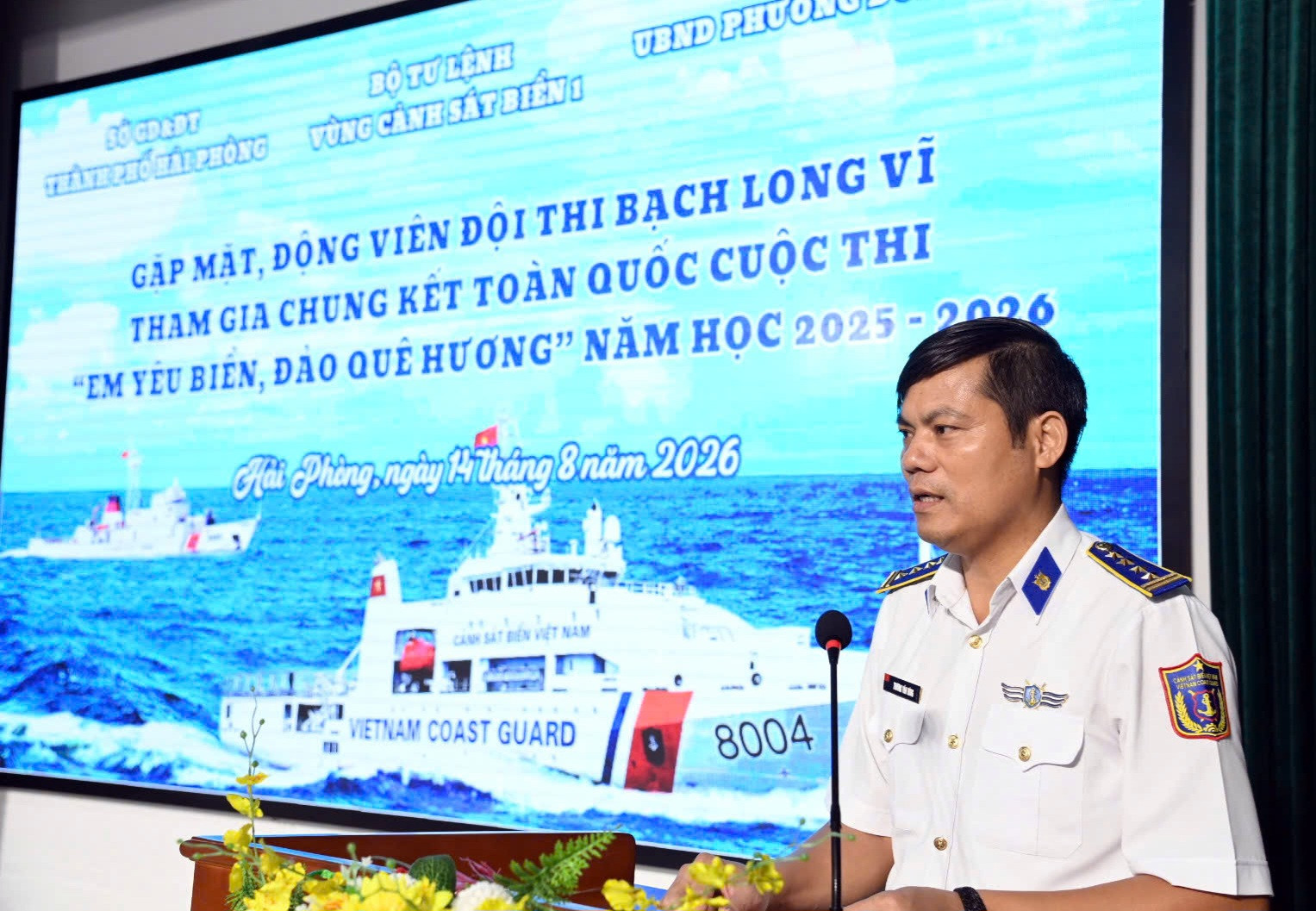 Đại tá Trương Văn Hùng phát biểu tại buổi gặp mặt