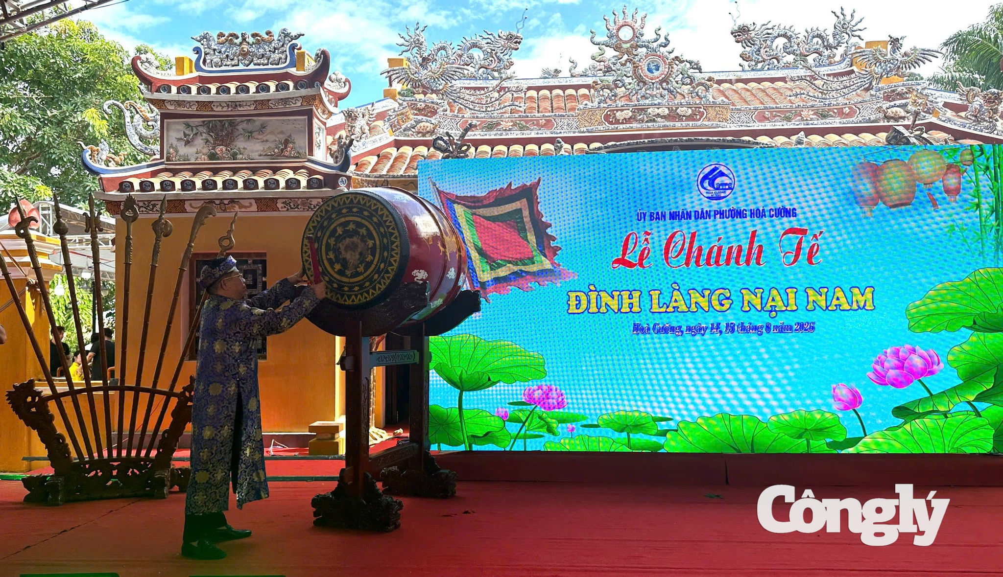 4 đánh trống khai hội