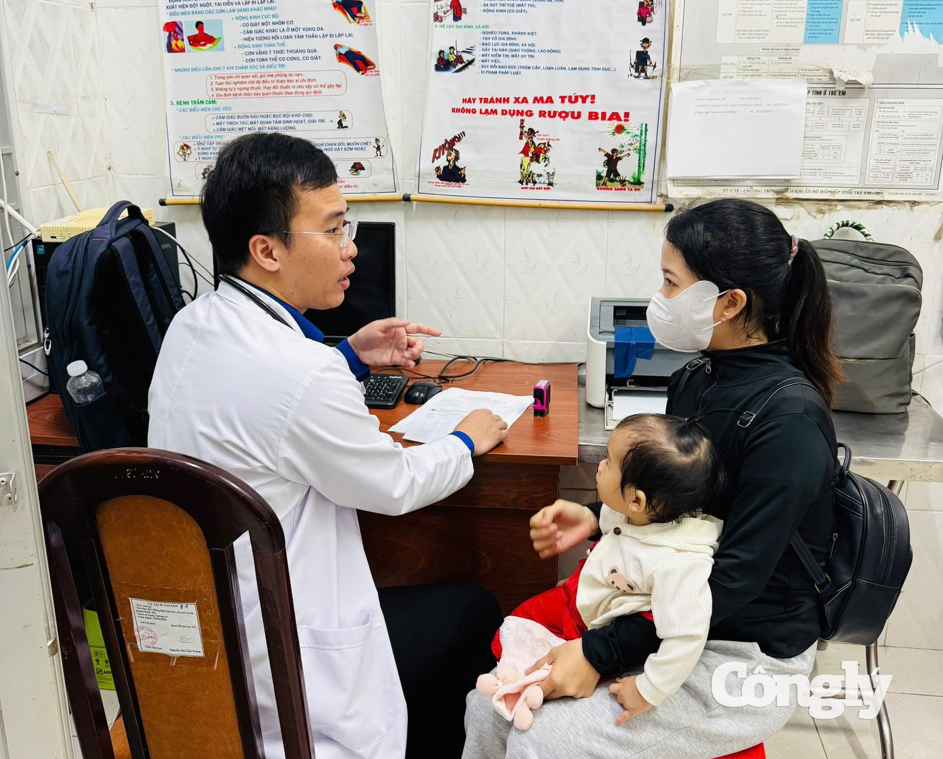Khám bệnh, cấp thuốc miễn phí cho người dân