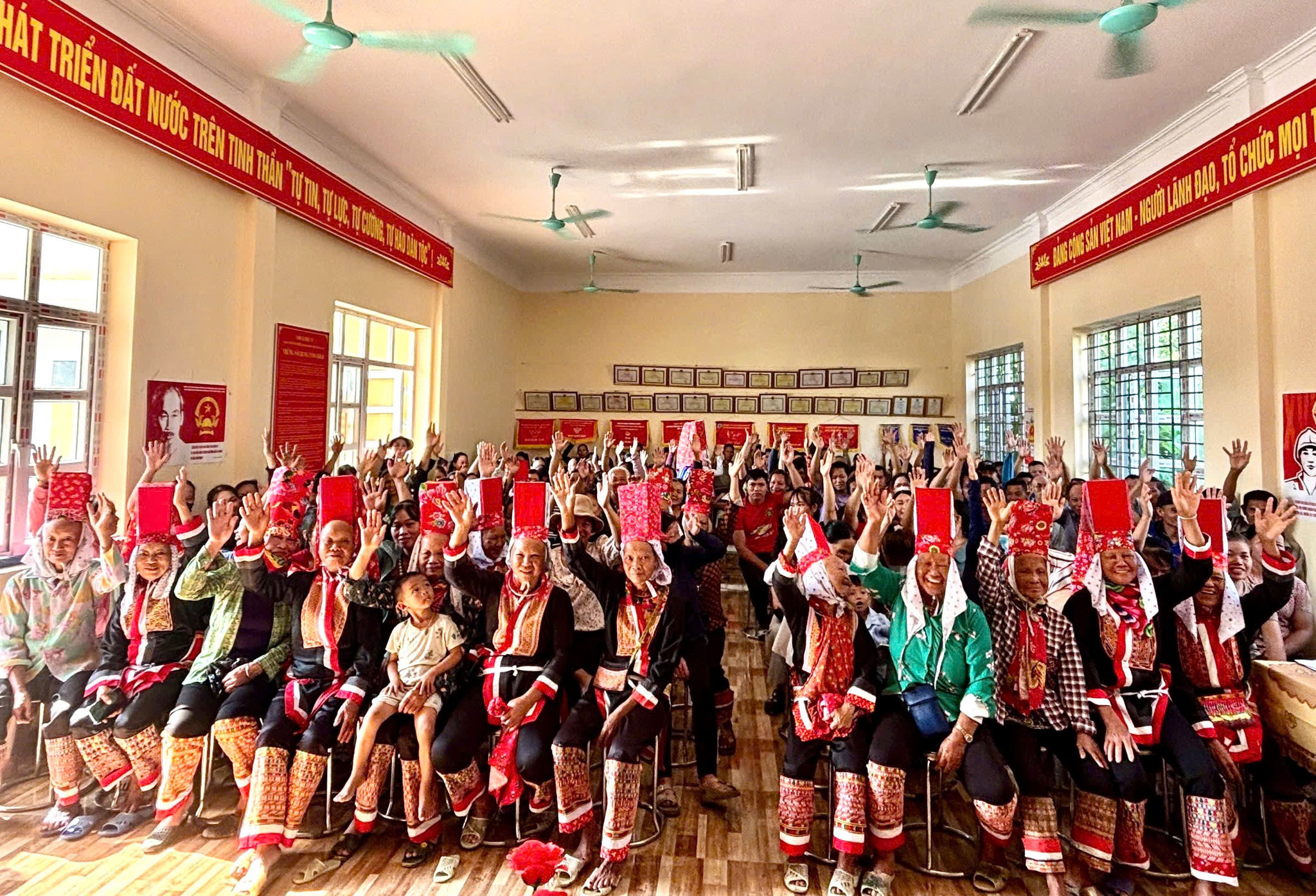 bầu cử trưởng thôn2