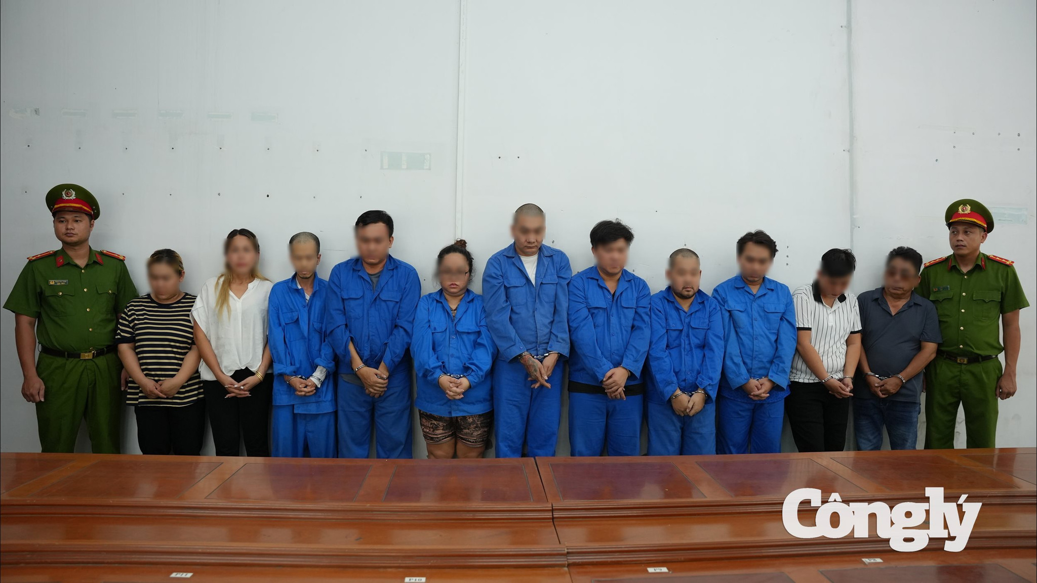Từ trái sang_ Vy- Dự- Tiến- Huy- Hà- Trung- Khoa- Đạt- Thái - Vân - Đông (1)