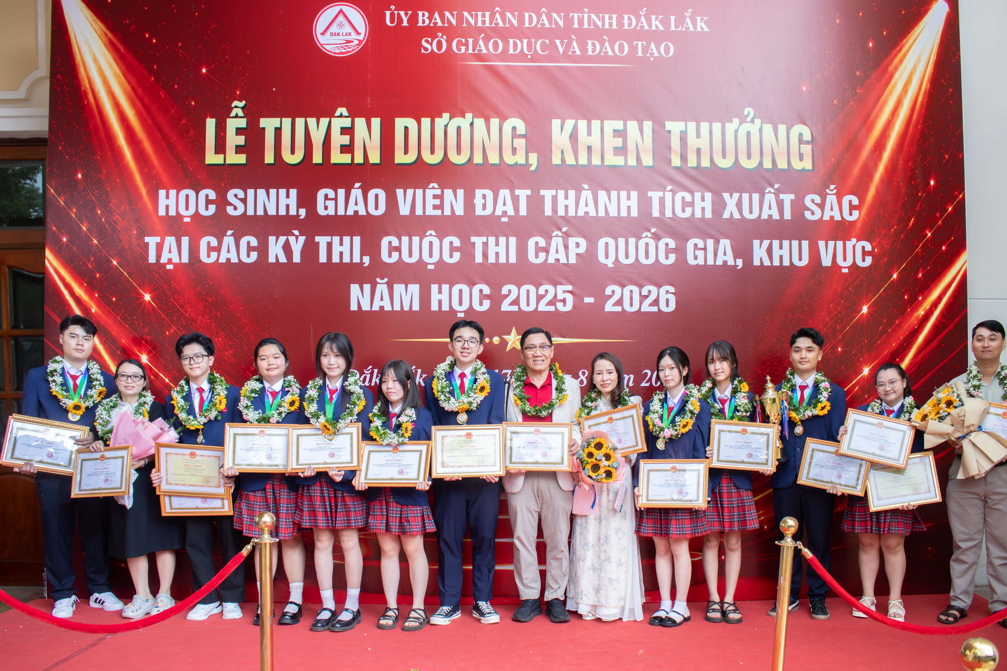 Đắc Lawsk có 114 giải học sinh giỏi quốc gia