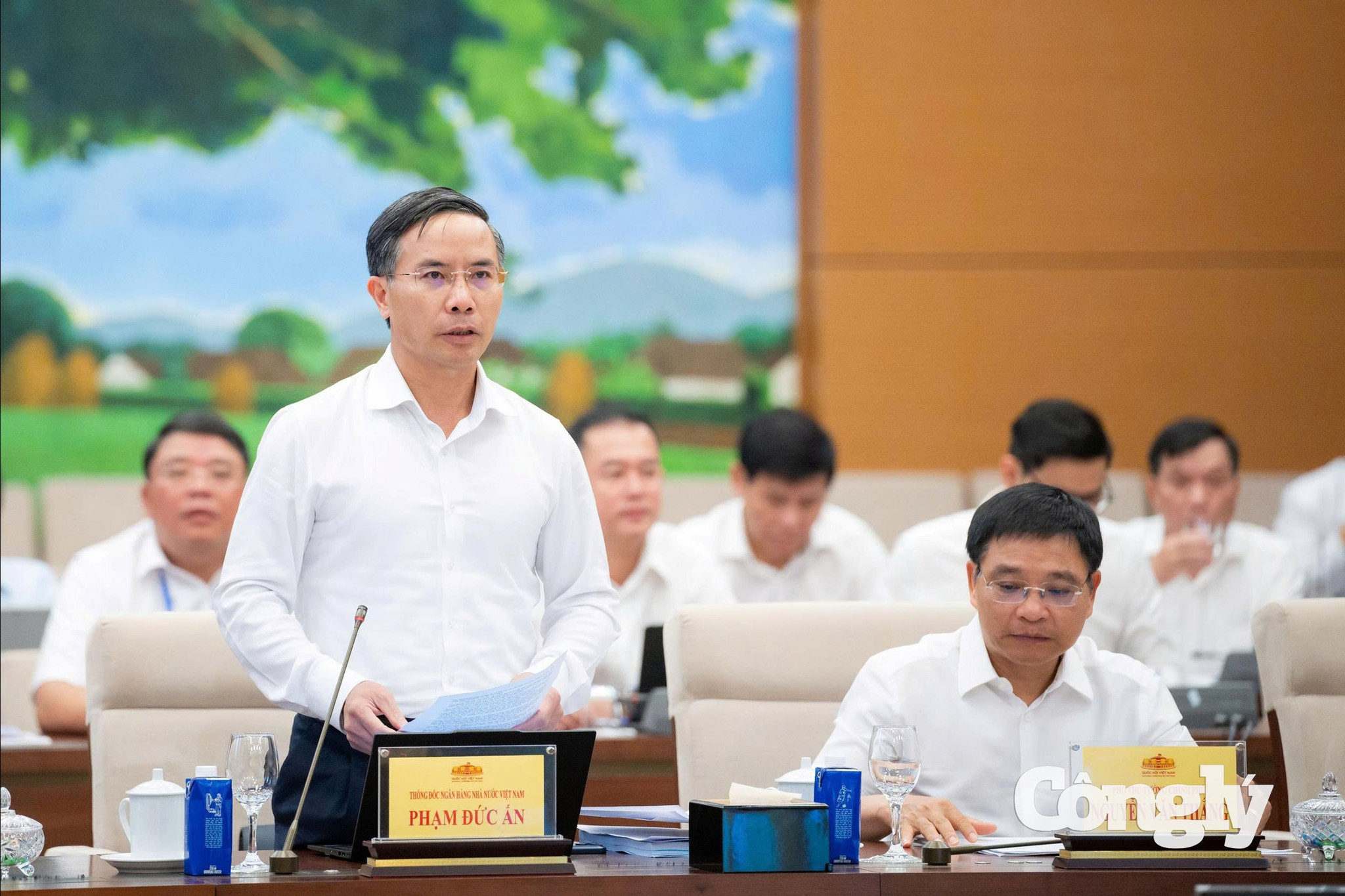 UBTVQH-du-Luat-ve-ngan-hang (2)