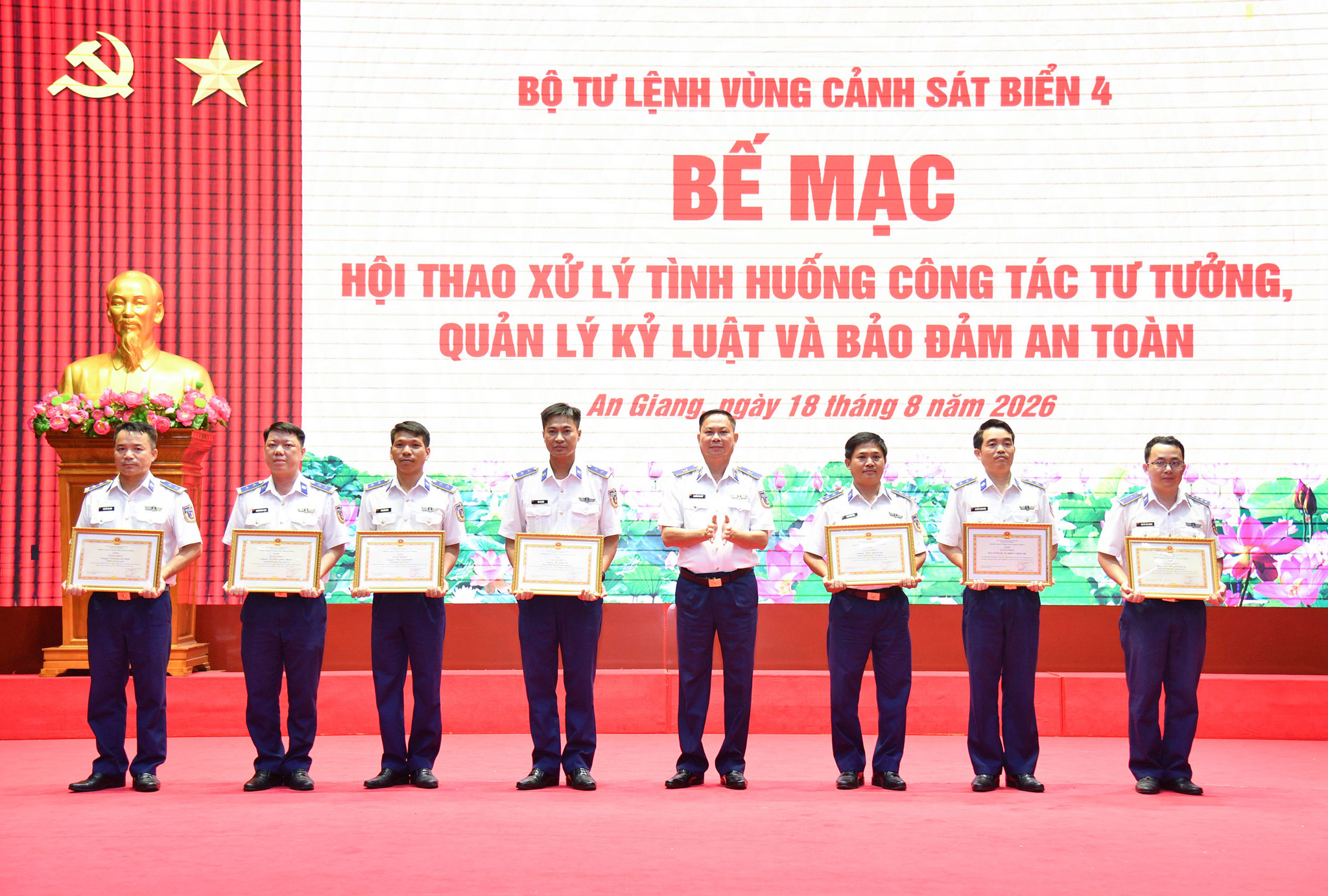 anh-4-2b7ceaacbca9ca30e81e5af69c2f400c.jpg