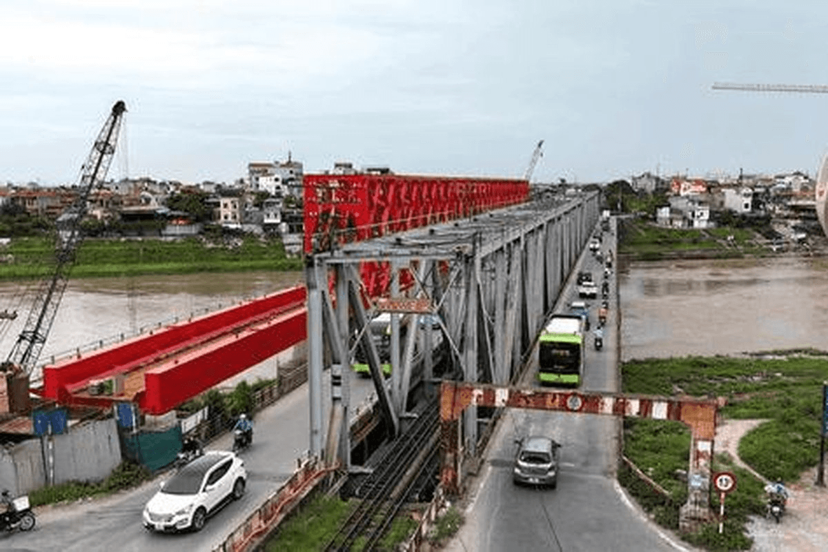Cầu qua sông Đuống
