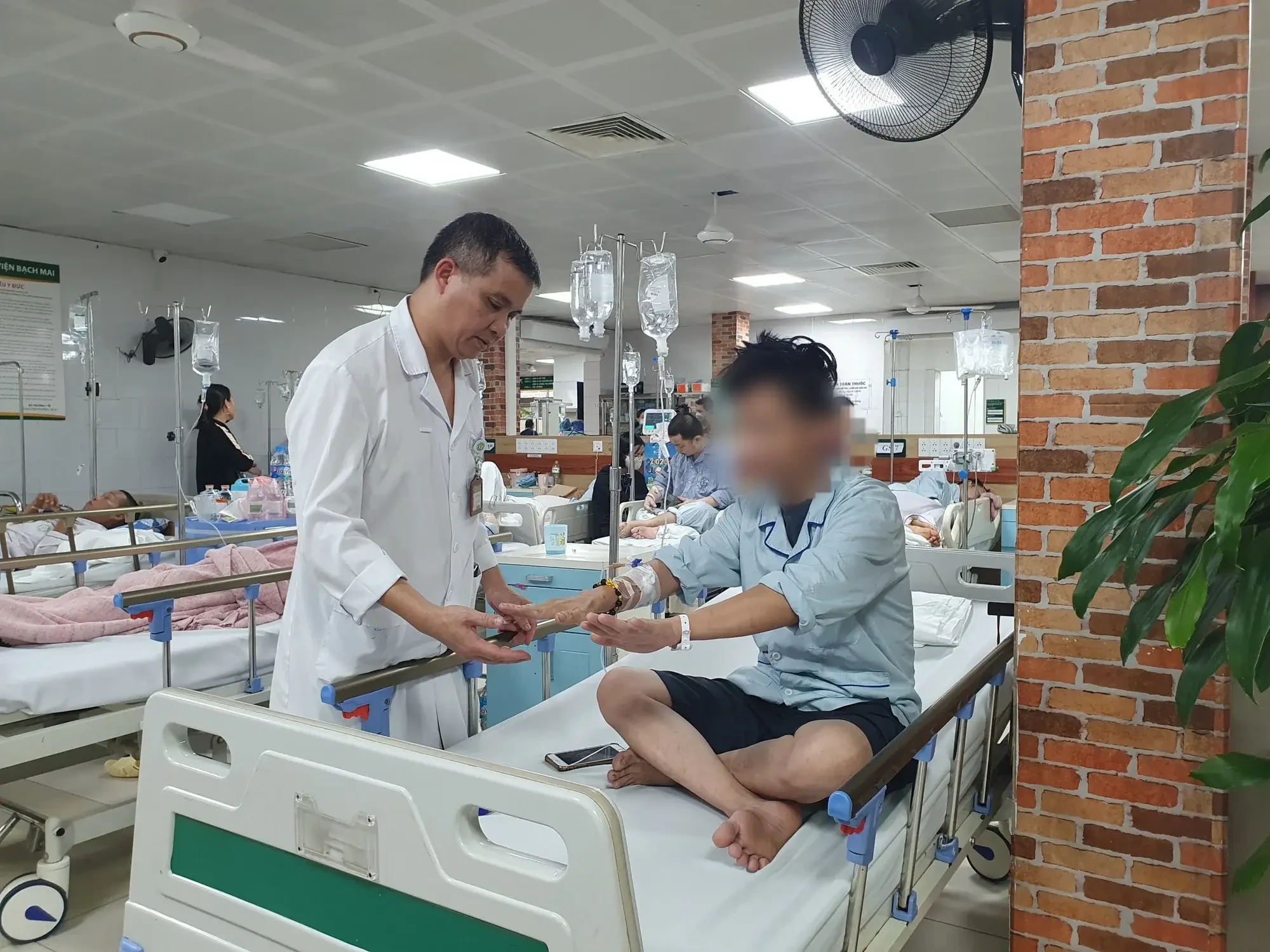 thuoc-la-dien-tu-bach-mai-170261524090073182950.webp