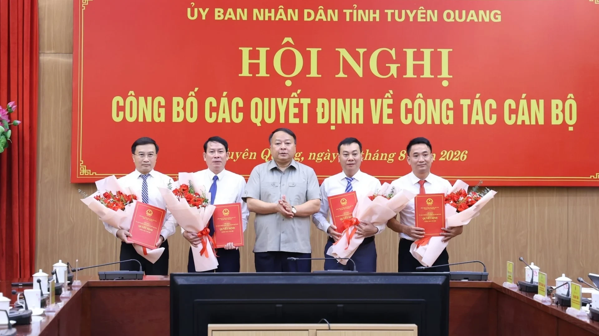 Tuyên Quang - cán bộ