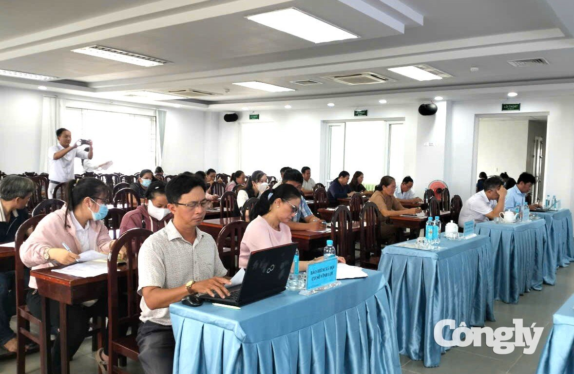 Các đại biểu tham dự hội nghị