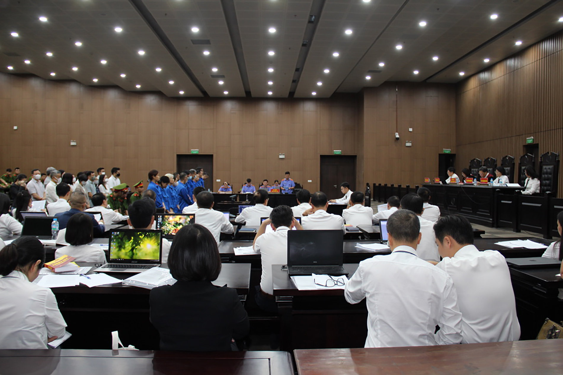 góc phiên toà thứ trưởng Hoan