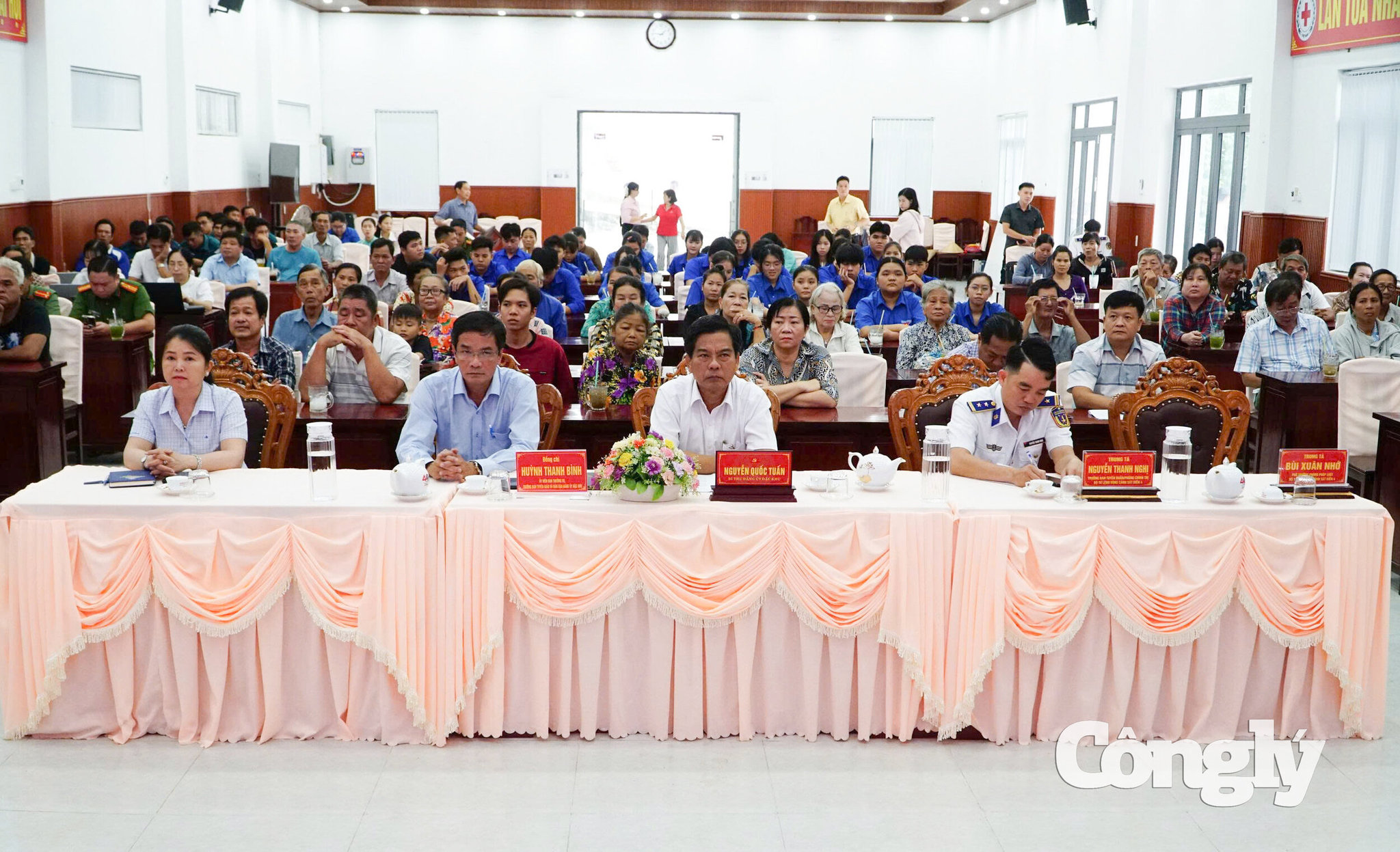 Quang cảnh buổi hội nghị 