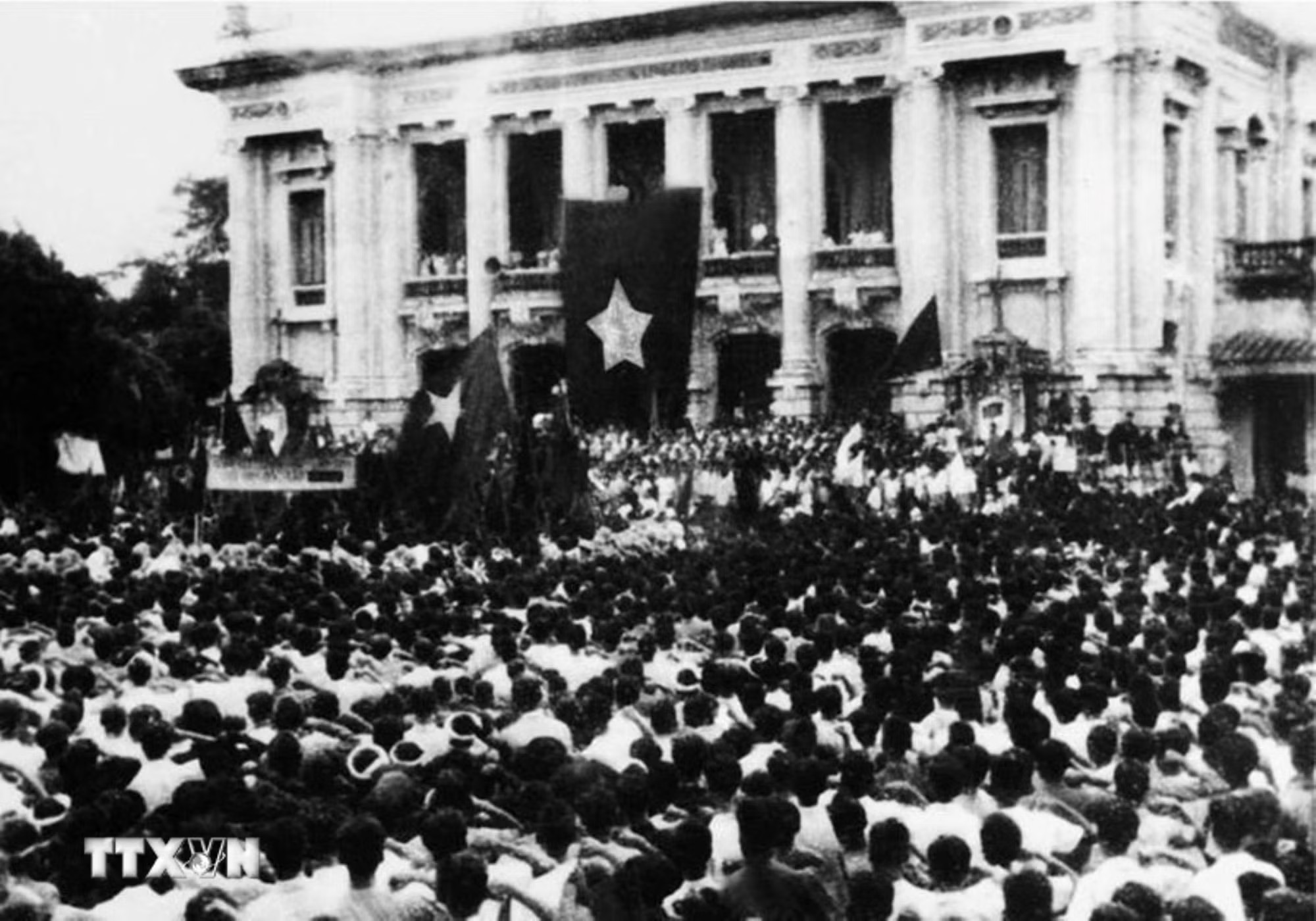 ttxvn-cach-mang-thang-tam-1981945-1808-1.jpg