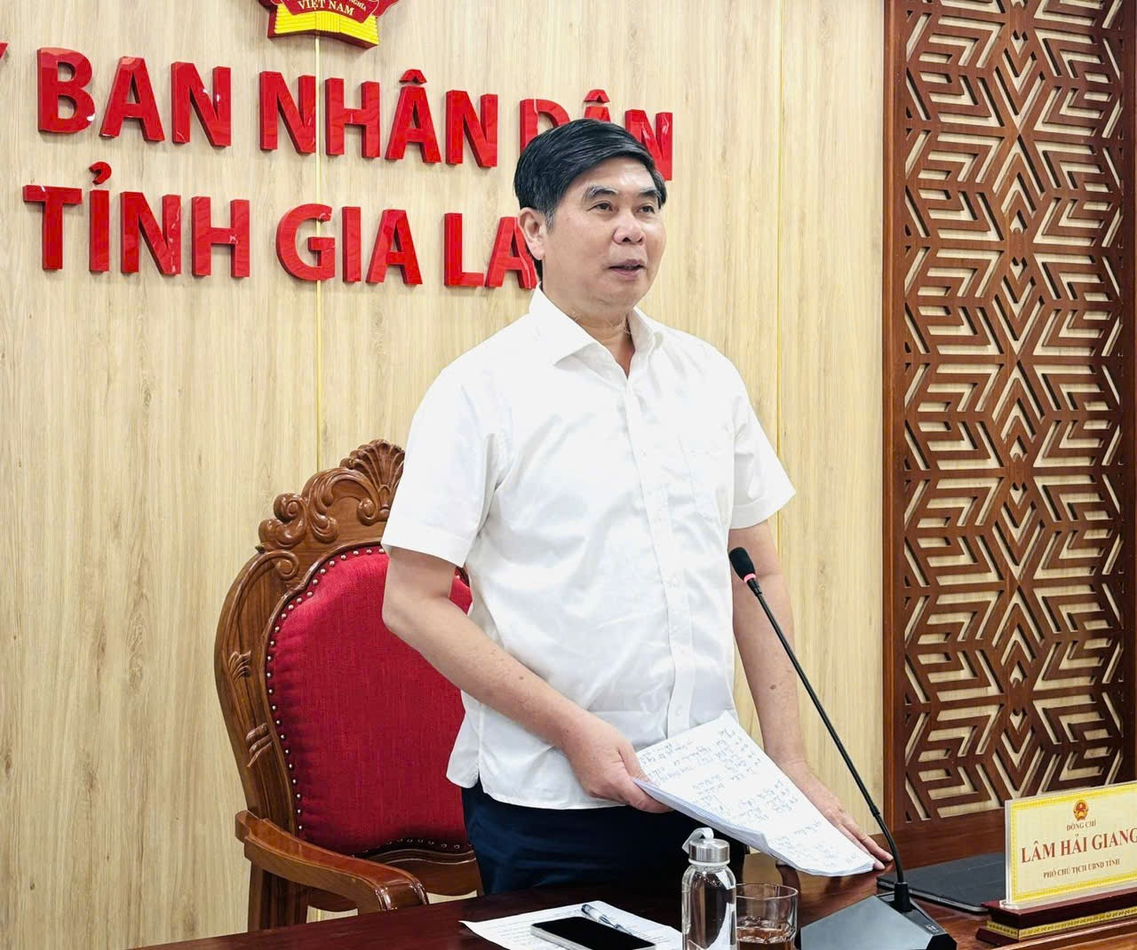 Cán bộ.jpeg
