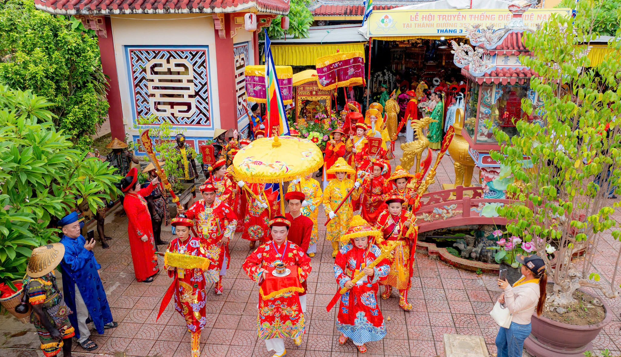 Lễ hội Điện Huệ Nam (2)