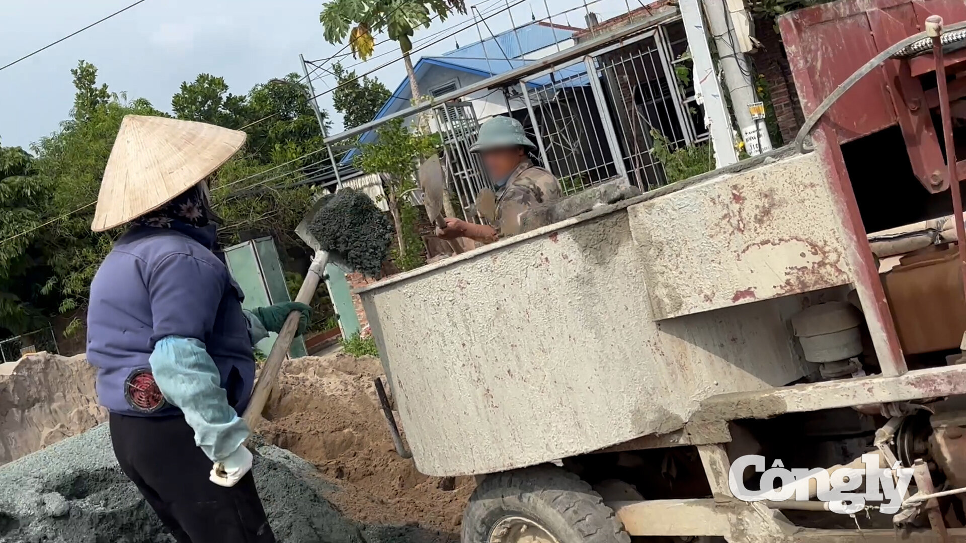 Sequence 02.00_01_30_01.Still010