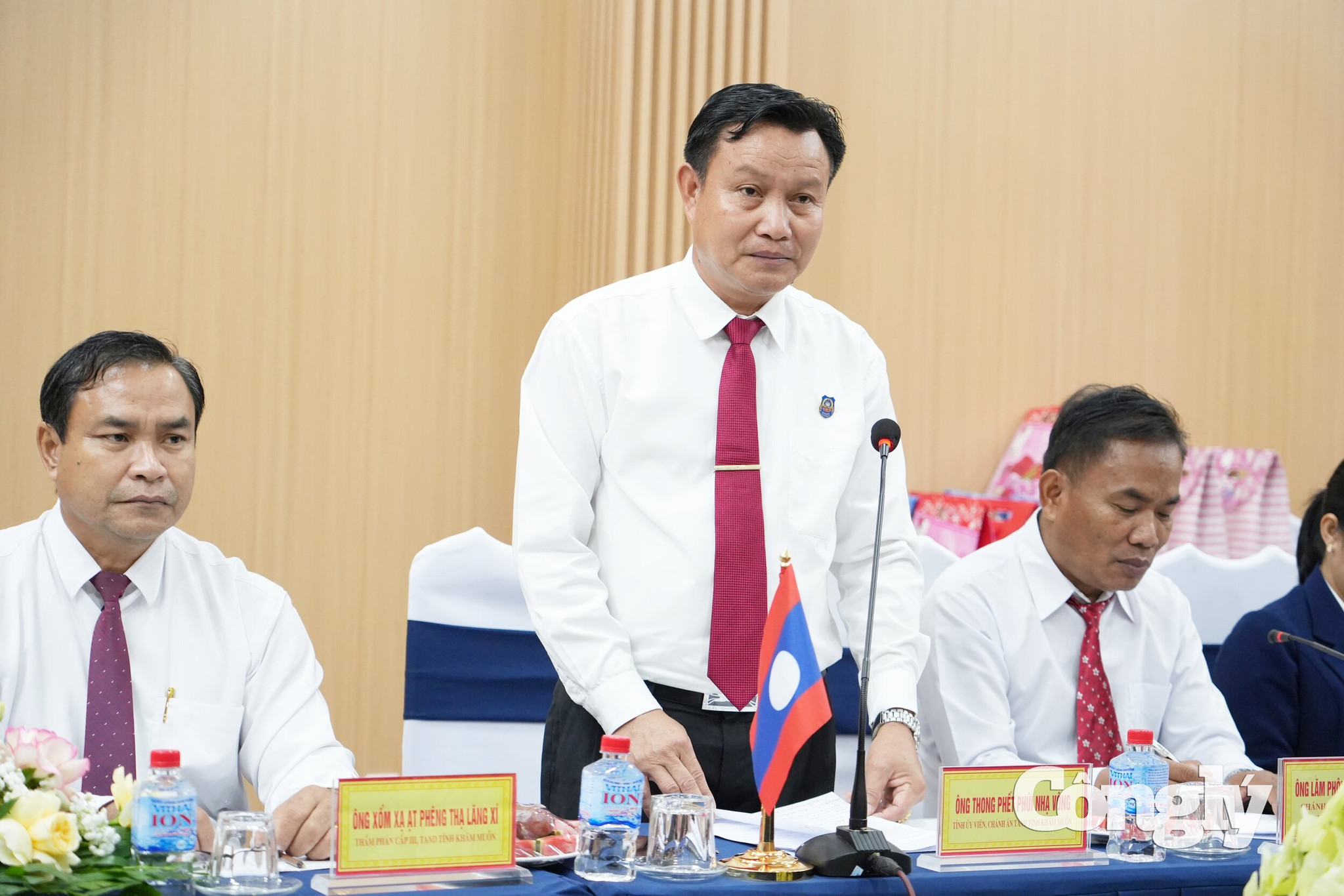 Thong Phết Phúi Nhạ Vông, Chánh án TAND tỉnh Khăm Muồn thông tin về tình hình phát triển kinh tế - xã hội, hoạt động Tòa án tỉnh bạn.