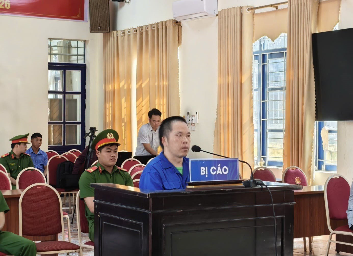 Bị cáo 2