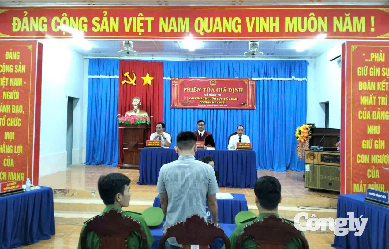 Thẩm phán Nguyễn Văn Nhựt trong một phiên tòa xét xử