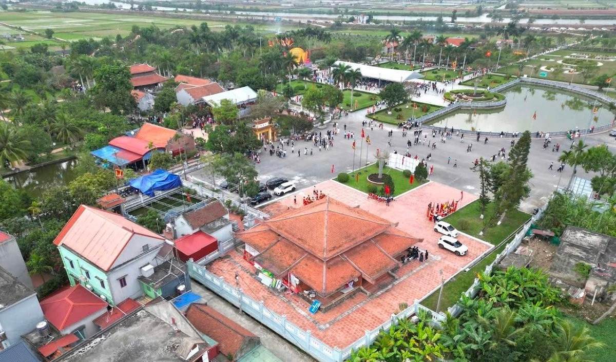 Khu di tích quốc gia đặc biệt Đền thờ Trạng Trình Nguyễn Bỉnh Khiêm.