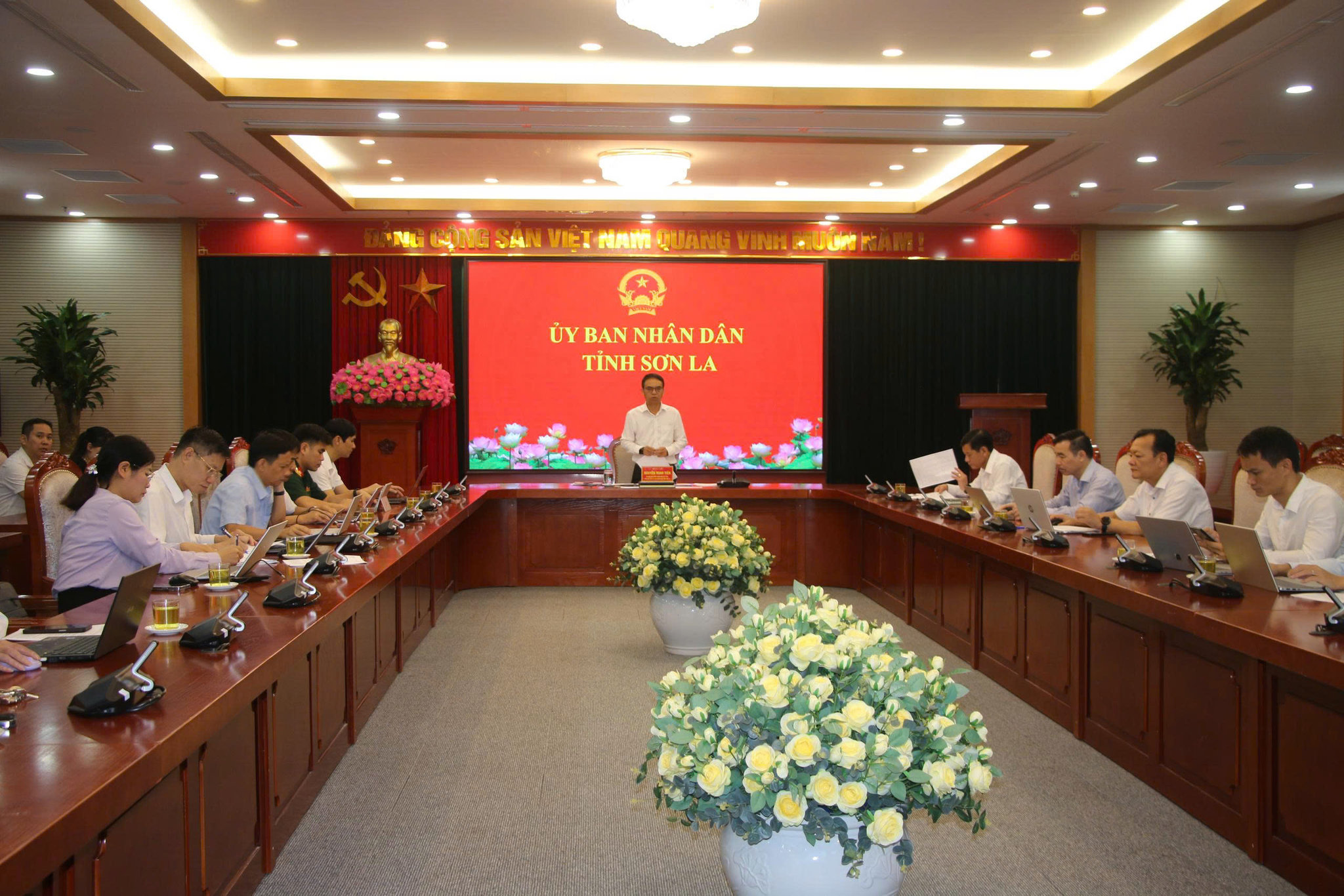 Sơn La h