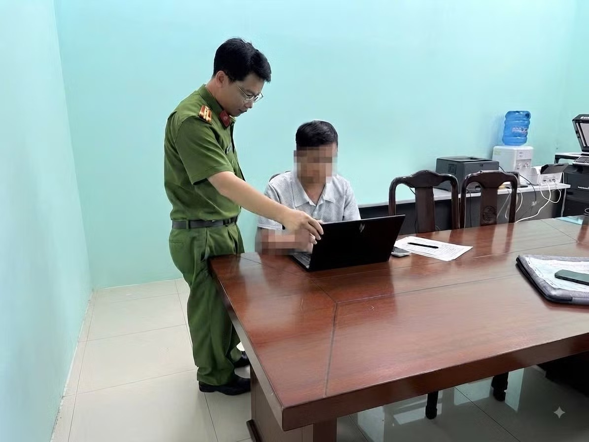 Khởi tố