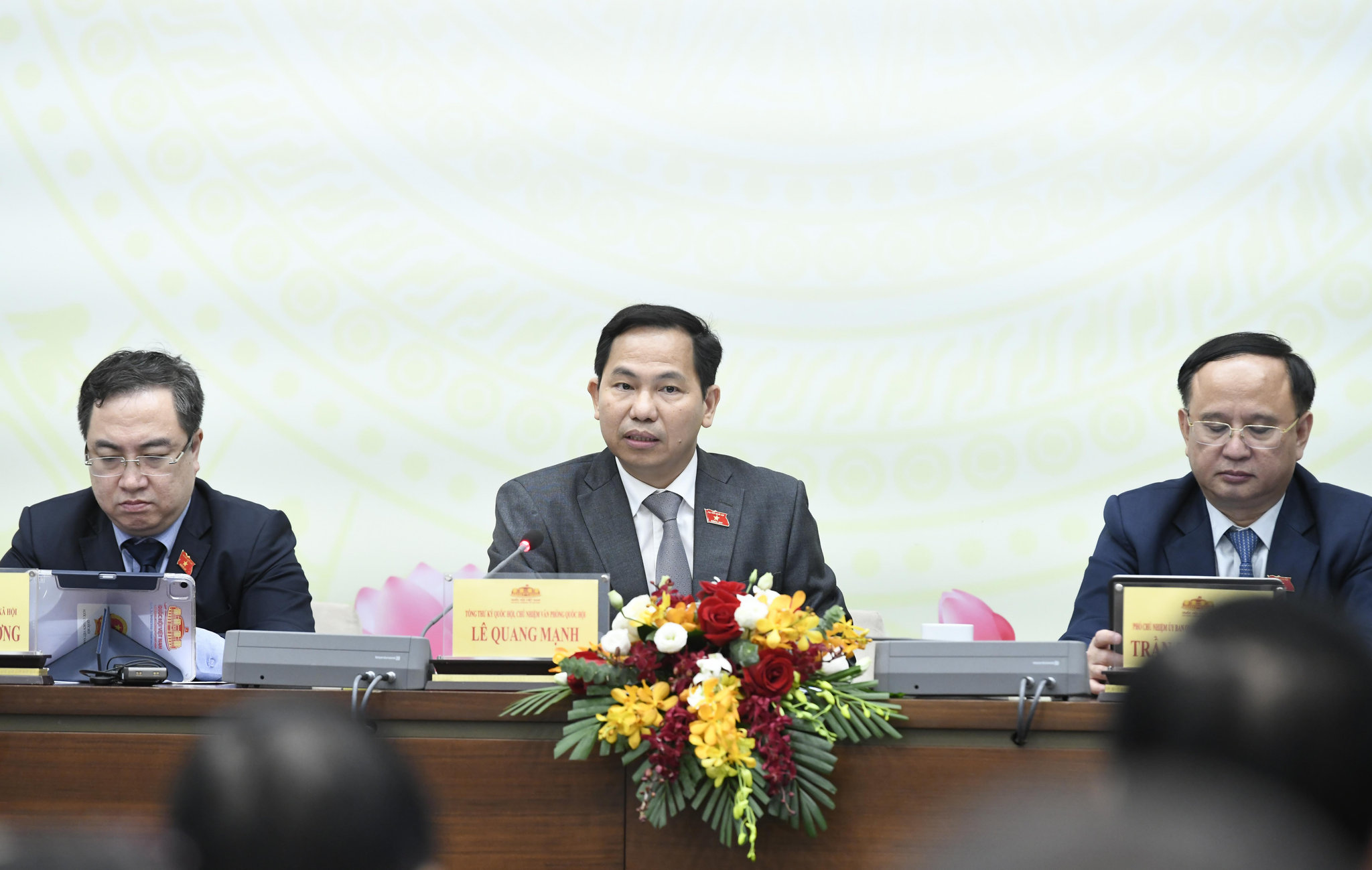 hop-bao-ky-hop-khong-thuong-le.jpg
