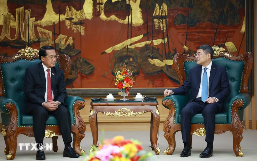 Thủ tướng Lê Minh Hưng tiếp ông Vanhxay Phongsavanh, Tổng Thanh tra Nhà nước Lào. (Ảnh: Dương Giang/TTXVN)