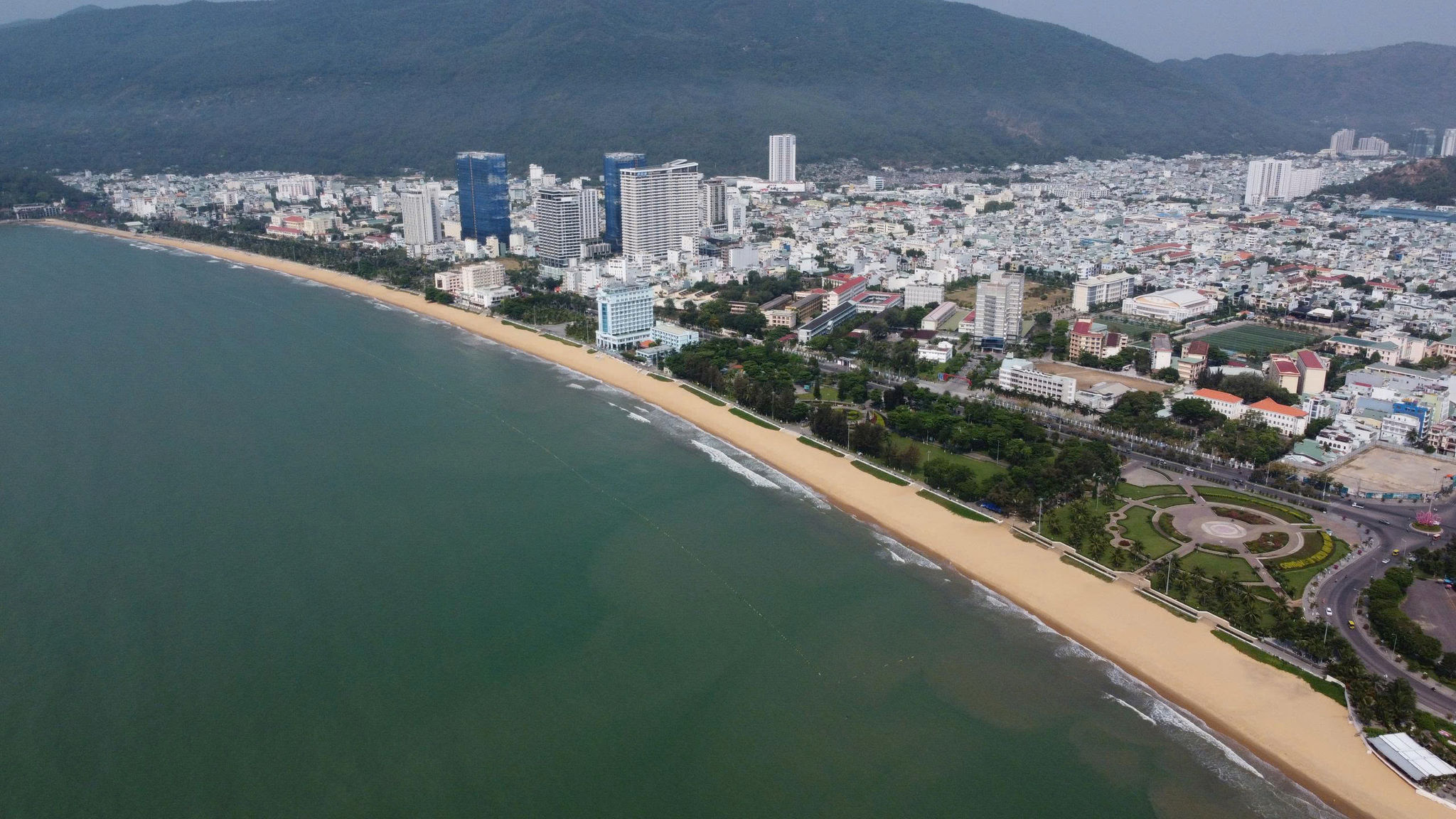 Phố biển Quy Nhơn, Gia Lai.