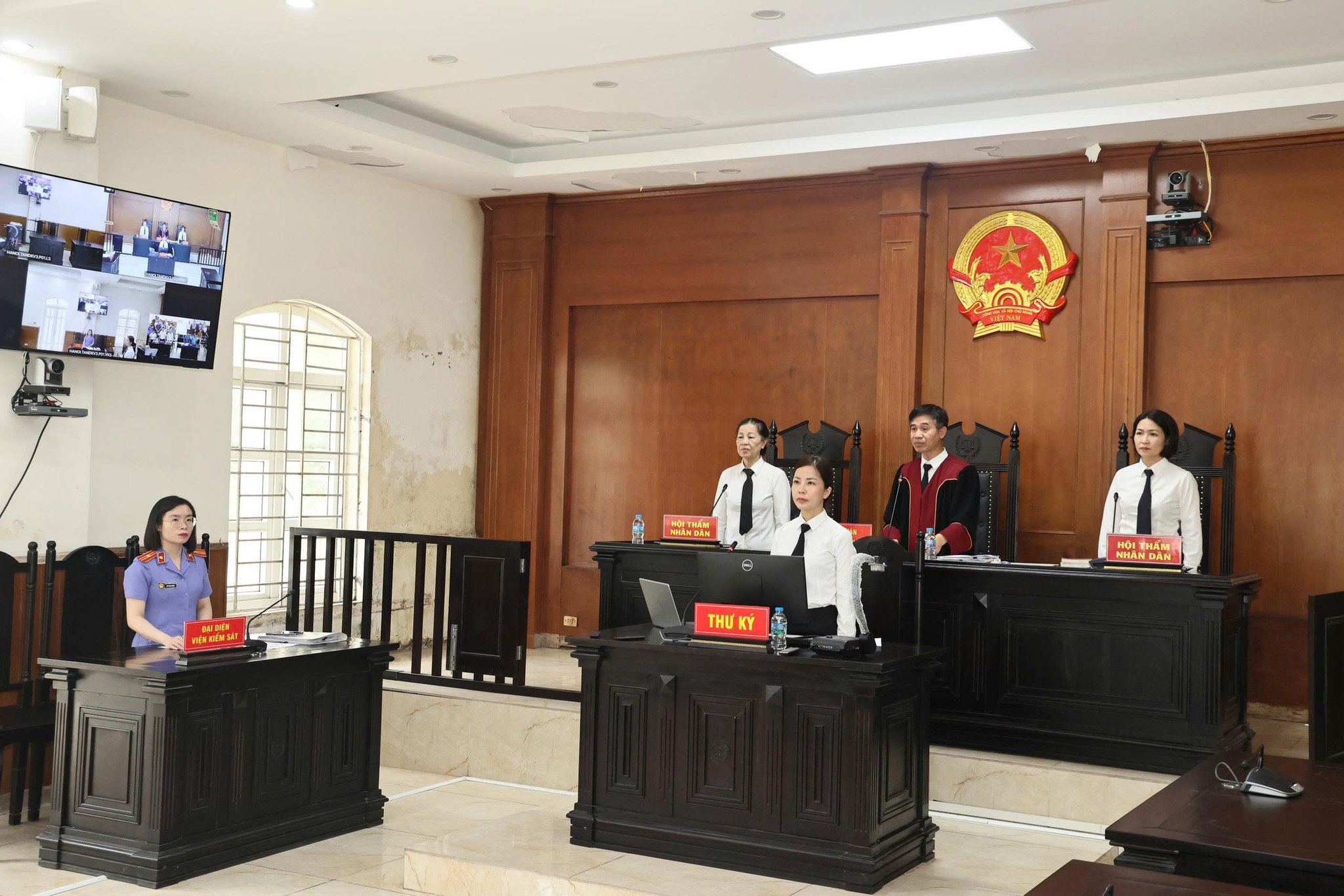 khởi kiện công ích