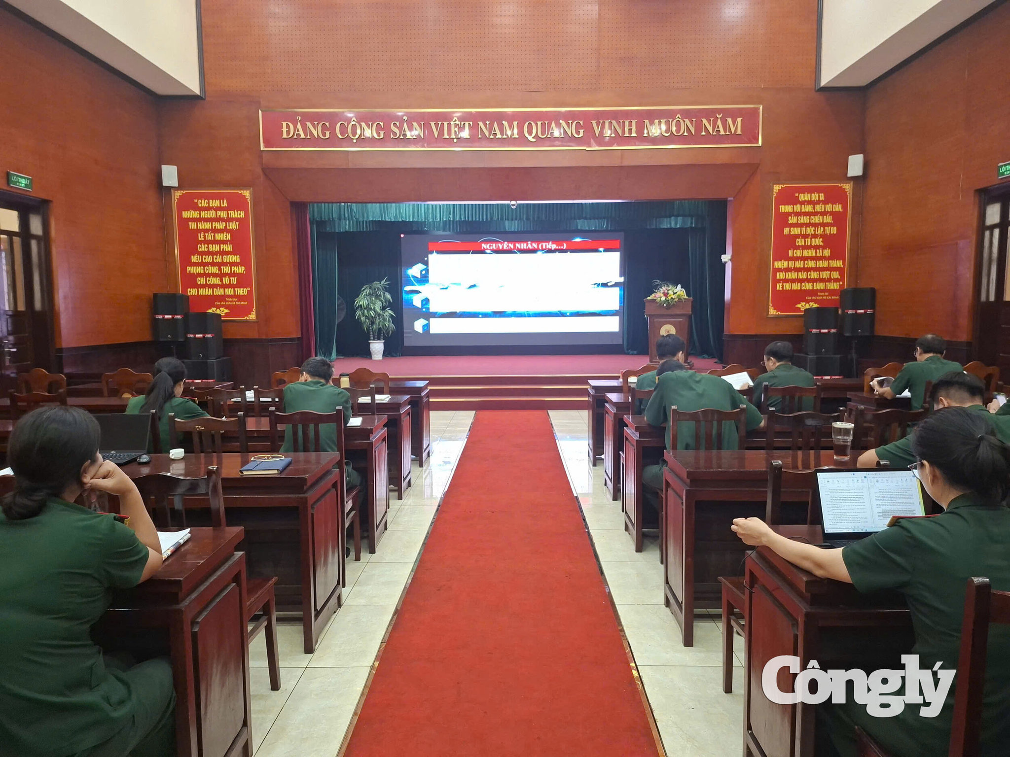 TAQS-Trung-uong (1)