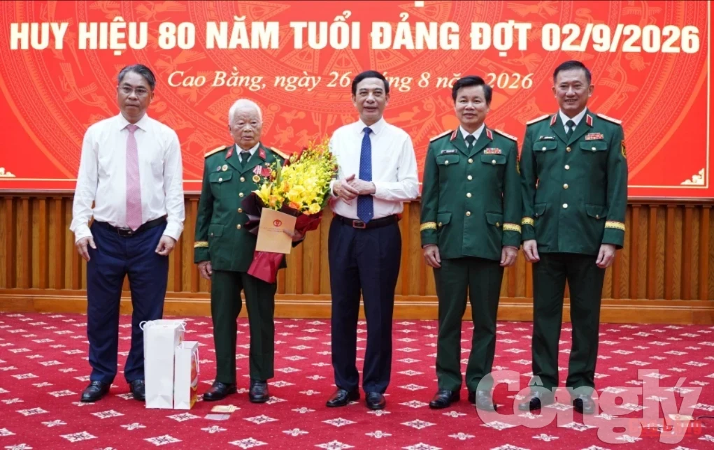 178112_178111_dai_tuong_phan_van_giang_uy_vien_bo_chinh_tri_pho_thu_tuong_chinh_phu_bo_truong_bo_quoc_phong_va_cac_dong_chi_lanh_dao_tinh_lanh_dao_bo_quoc_ph_1732(1).webp