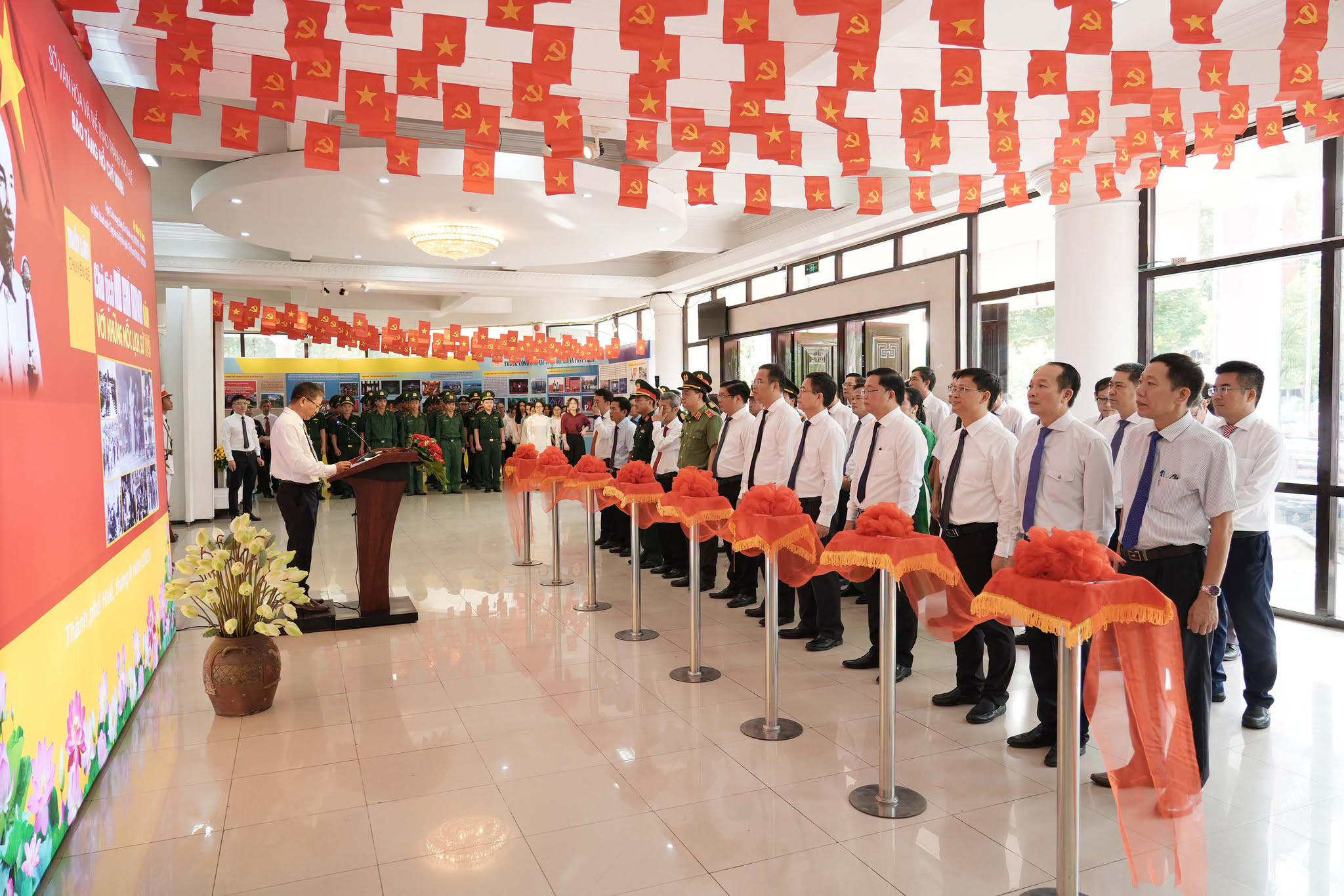 Chủ tịch Hồ Chí Minh (4)