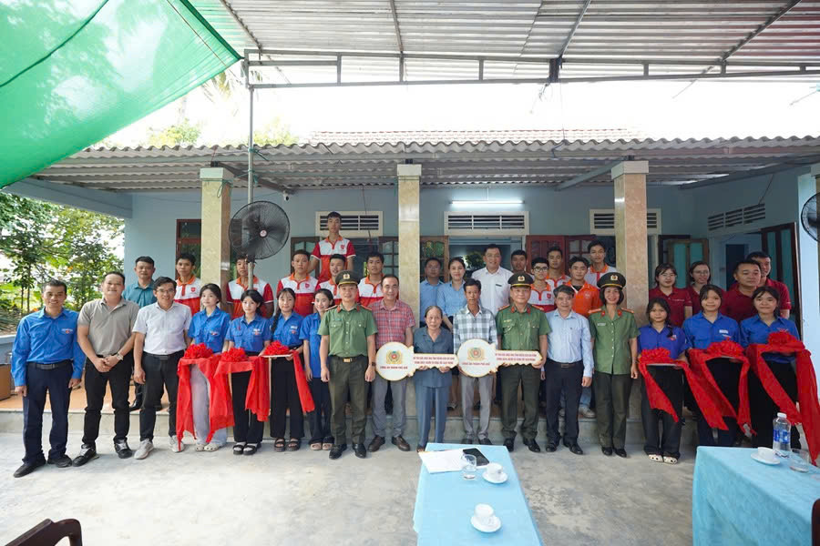 nhà tình nghĩa (3)