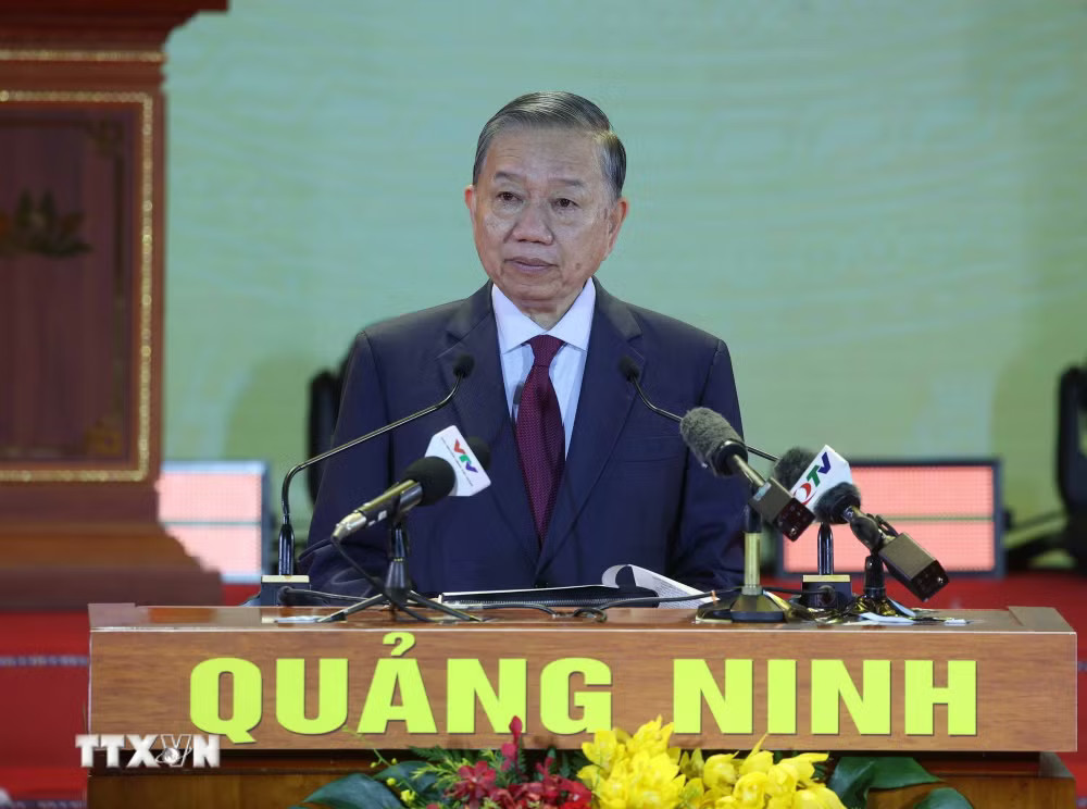 Tổng Bí thư, Chủ tịch nước Tô Lâm phát biểu chỉ đạo. (Ảnh: Thống Nhất/TTXVN) ttxvn-tong-bi-thu-chu-tich-nuoc-du-le-cong-bo-nghi-quyet-cua-quoc-hoi-ve-viec-thanh-lap-thanh-pho-quang-ninh-12.jpg