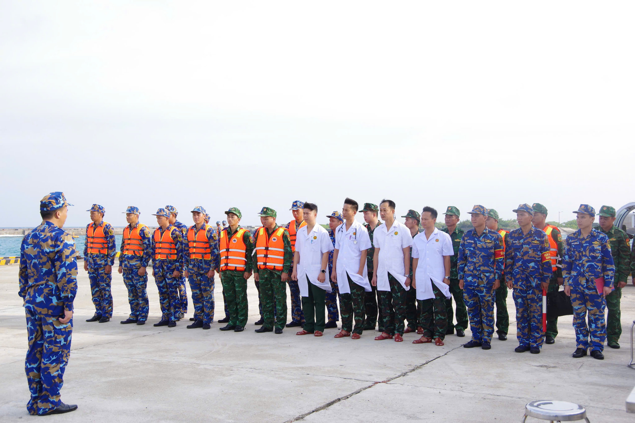 Chỉ huy trưởng Đảo Trường Sa Triển khai phương án tiếp nhận ngư dân