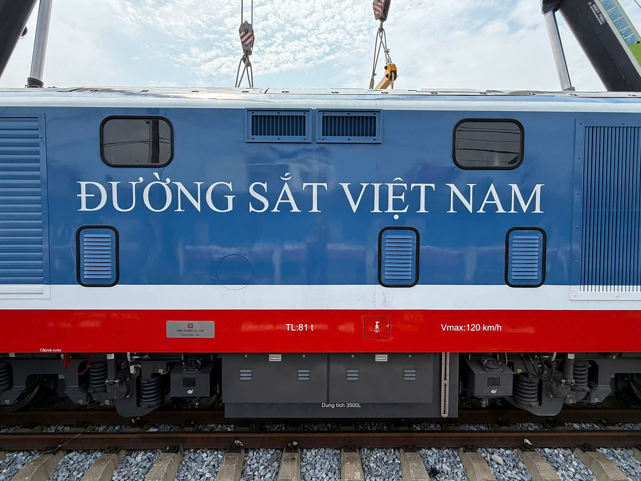 đầu máy xe lửa đường sắt việt nam (5)