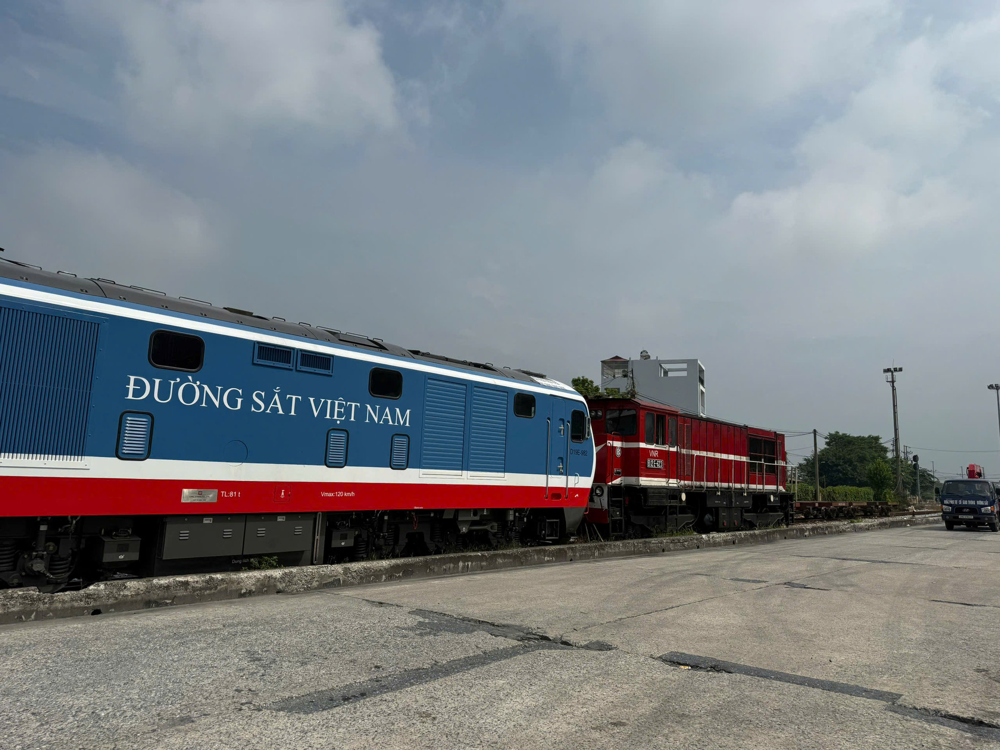 đầu máy xe lửa đường sắt việt nam (6)